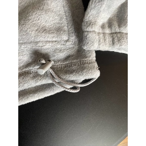 Disney Snow White Seven Dwarfs Adult Hoodie Jacket Sz M Embellished Fleece - Picture 5 of 6